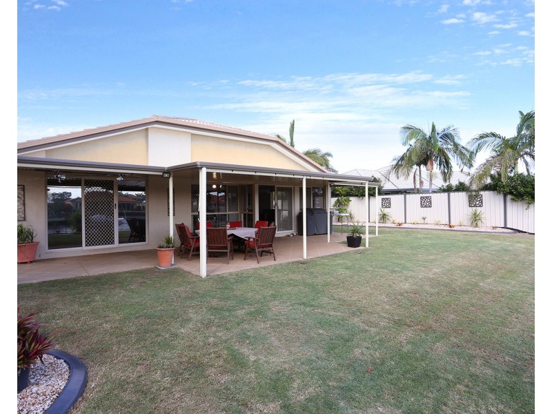 22 Topsail Circuit, Banksia Beach QLD 4507