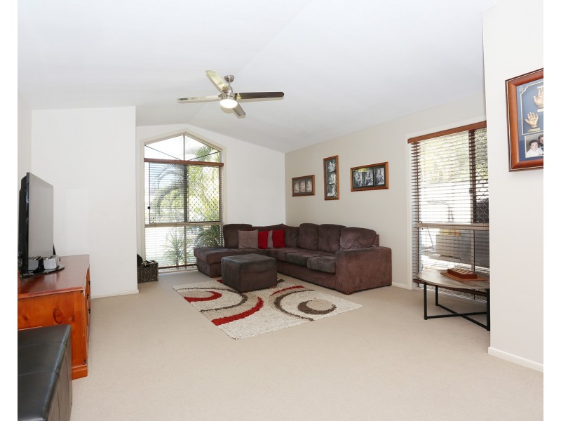 22 Topsail Circuit, Banksia Beach QLD 4507