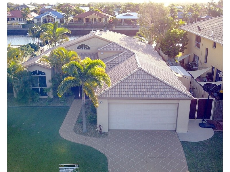 22 Topsail Circuit, Banksia Beach QLD 4507