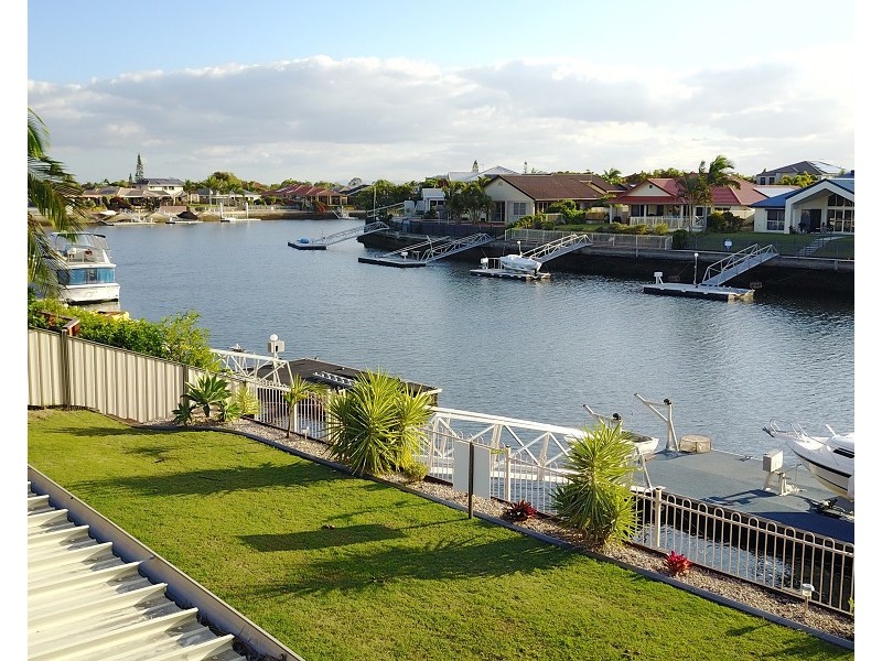 22 Topsail Circuit, Banksia Beach QLD 4507