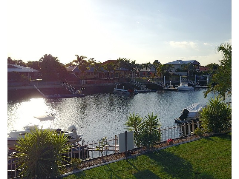 22 Topsail Circuit, Banksia Beach QLD 4507