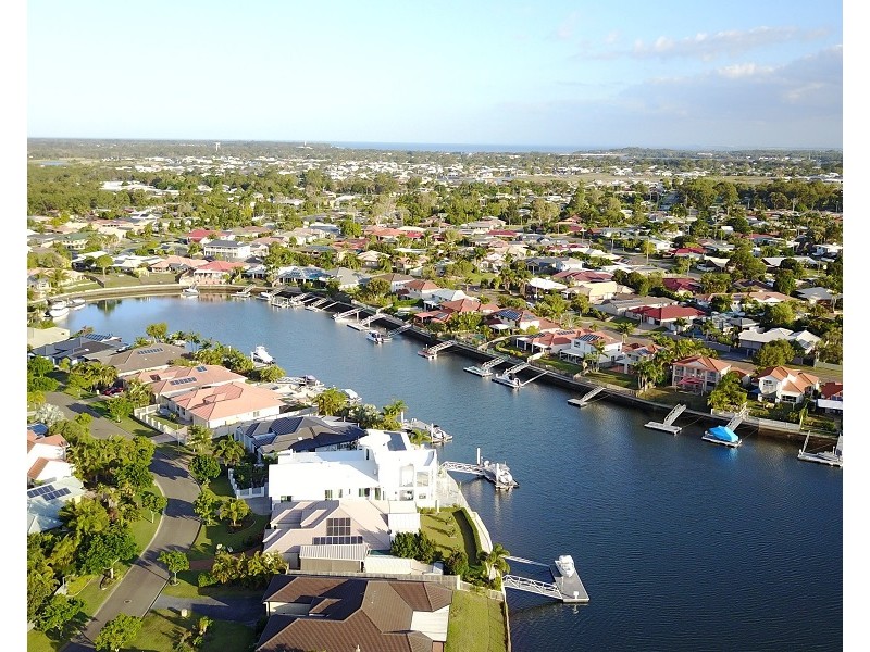 22 Topsail Circuit, Banksia Beach QLD 4507