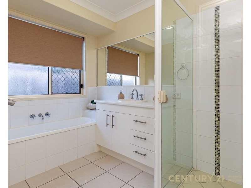 14 Treefrog street, Ningi QLD 4511