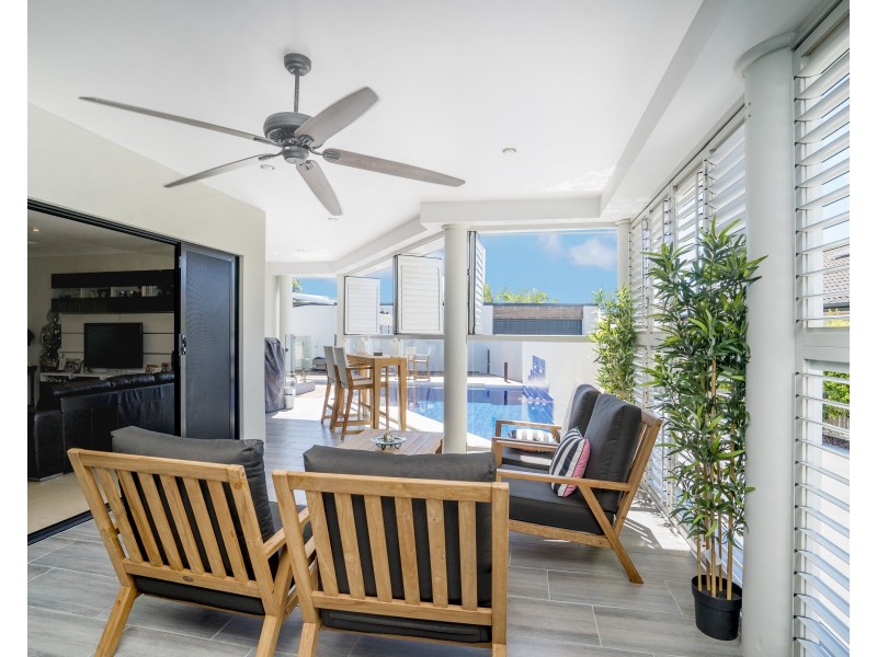 9 Doyle Court, Sandstone Point QLD 4511