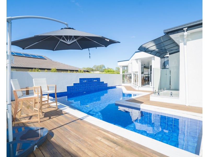 9 Doyle Court, Sandstone Point QLD 4511