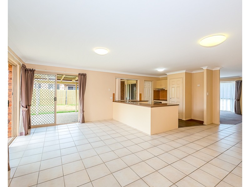 7 Smout court, Sandstone Point QLD 4511