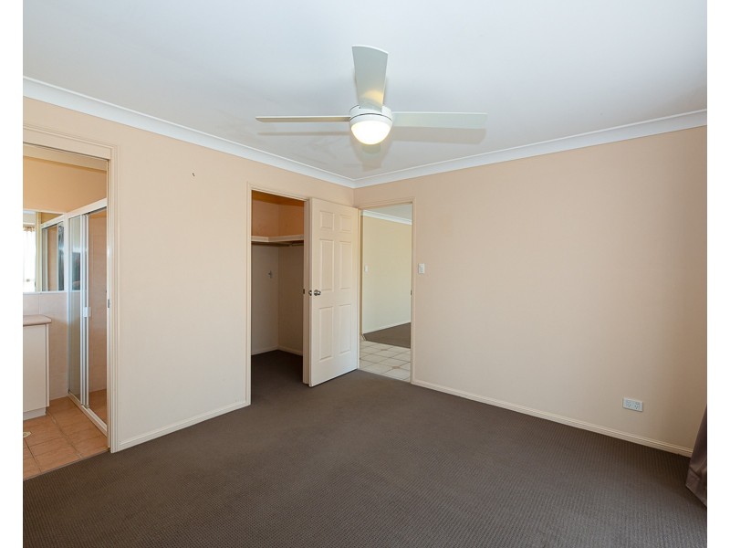 7 Smout court, Sandstone Point QLD 4511