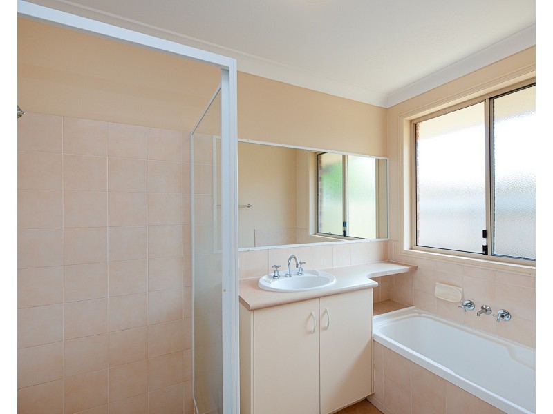 7 Smout court, Sandstone Point QLD 4511