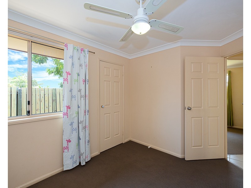 7 Smout court, Sandstone Point QLD 4511