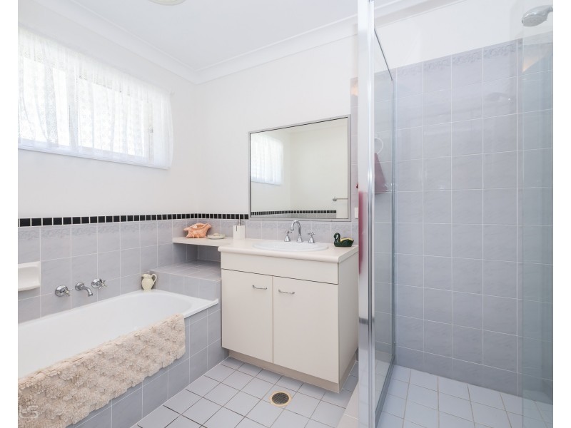 4 Sanctuary Court, Bongaree QLD 4507