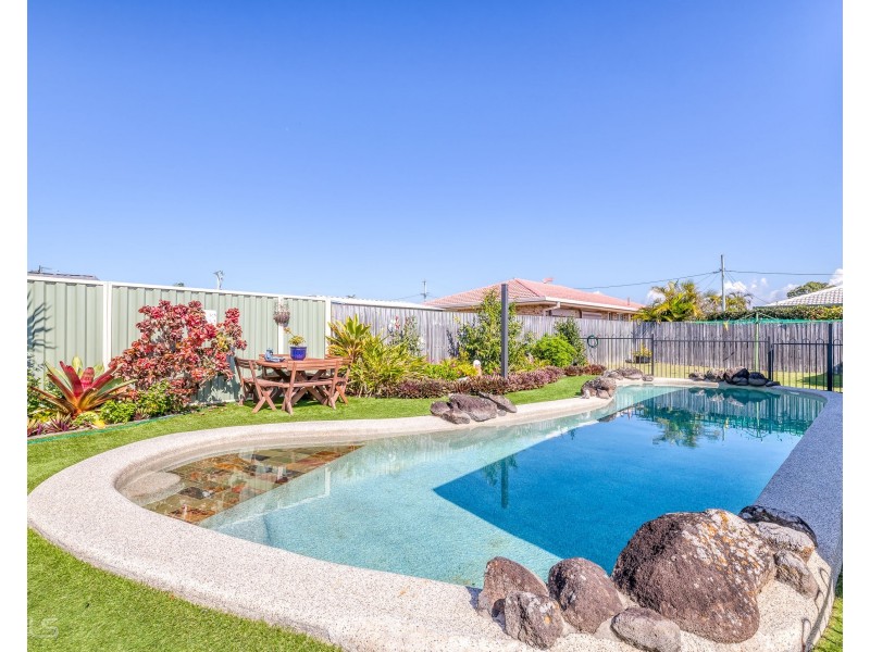 4 Sanctuary Court, Bongaree QLD 4507