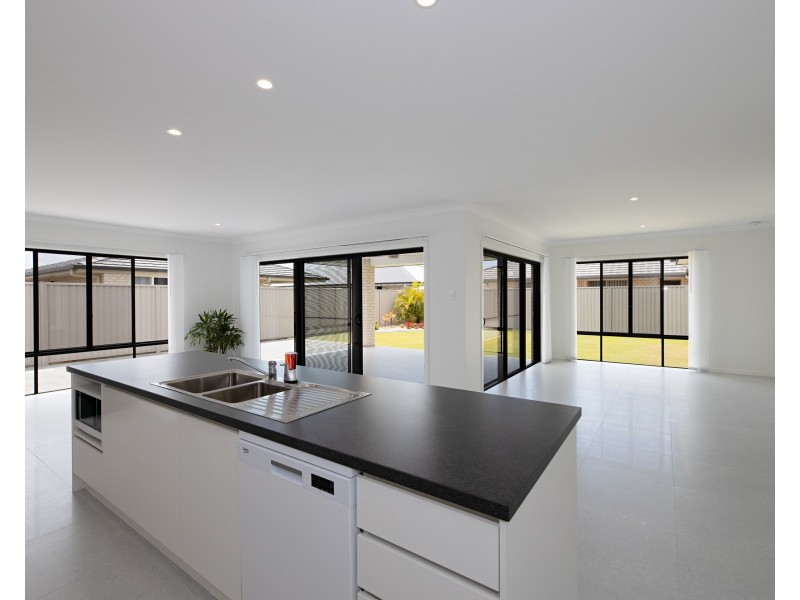 19 Herring street, Bongaree QLD 4507