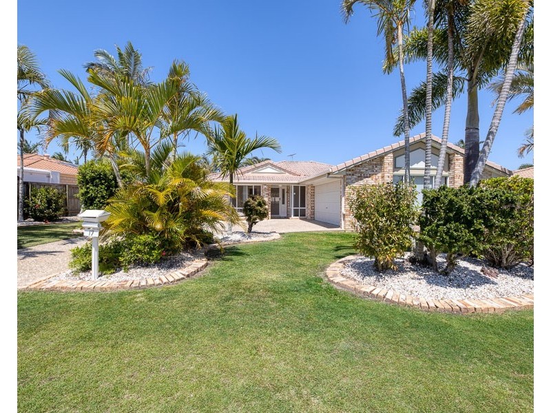 17 Mackerel Street, Sandstone Point QLD 4511