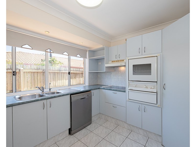 17 Mackerel Street, Sandstone Point QLD 4511
