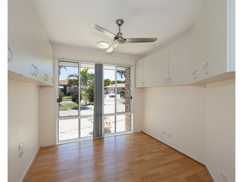 17 Mackerel Street, Sandstone Point QLD 4511