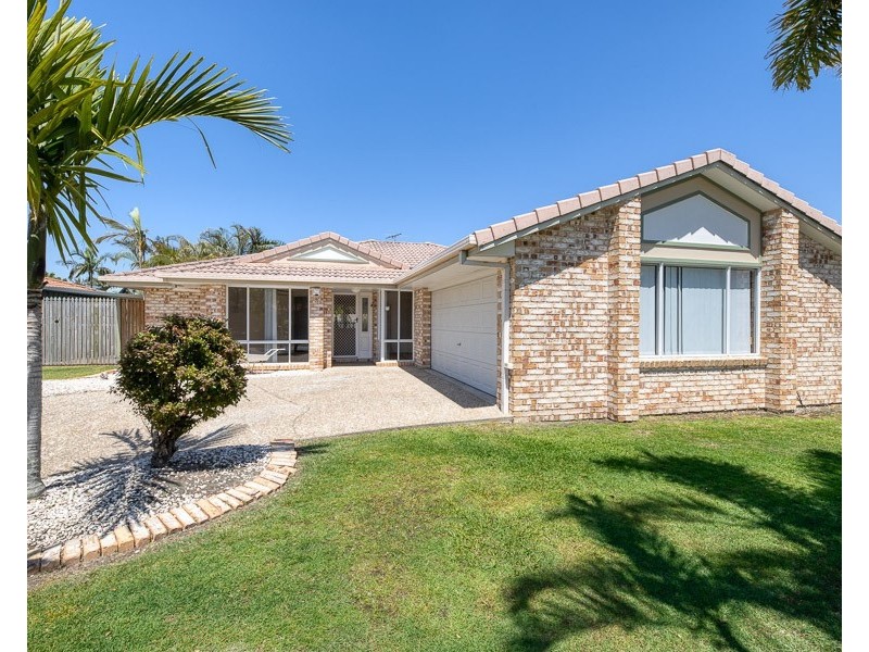 17 Mackerel Street, Sandstone Point QLD 4511