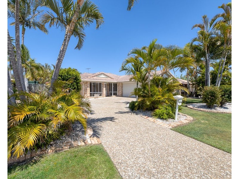 17 Mackerel Street, Sandstone Point QLD 4511
