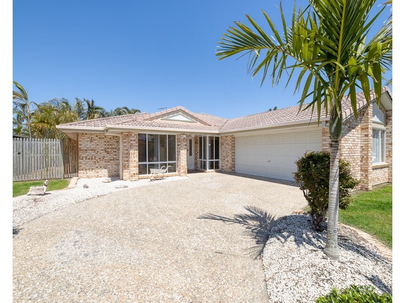 17 Mackerel Street, Sandstone Point QLD 4511