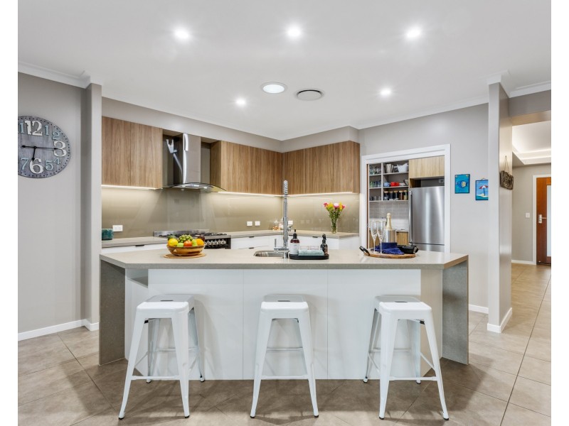 95 Marina Boulevard, Banksia Beach QLD 4507