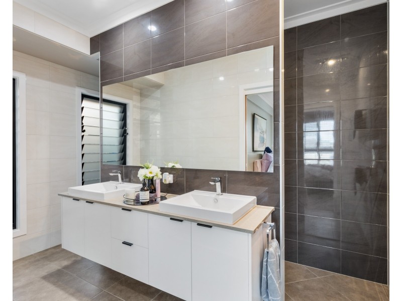 95 Marina Boulevard, Banksia Beach QLD 4507