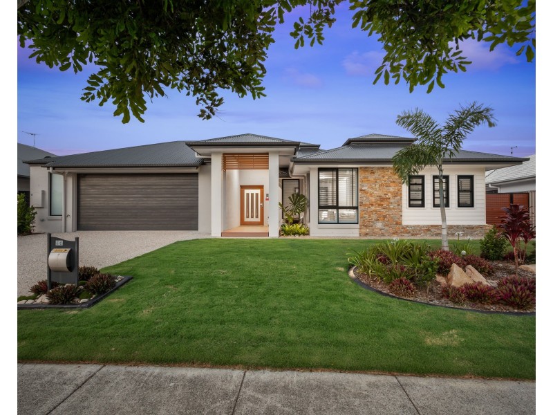 95 Marina Boulevard, Banksia Beach QLD 4507