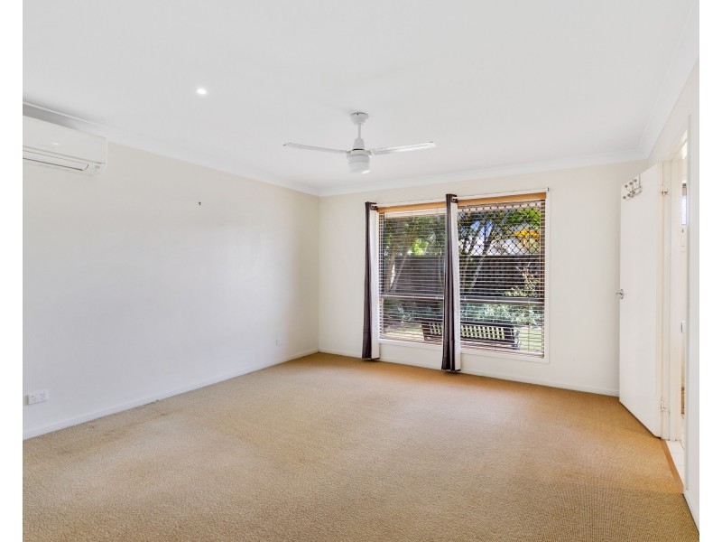 5/8 Spinnaker Drive, Sandstone Point QLD 4511