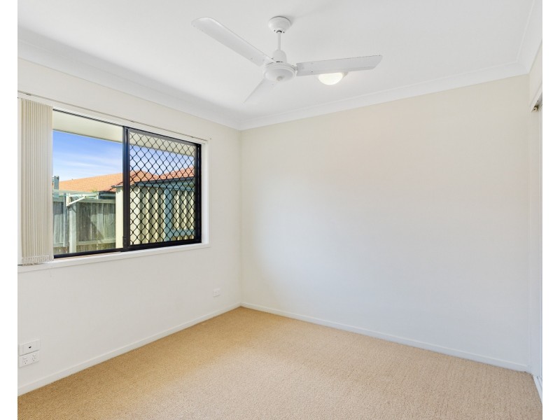 5/8 Spinnaker Drive, Sandstone Point QLD 4511