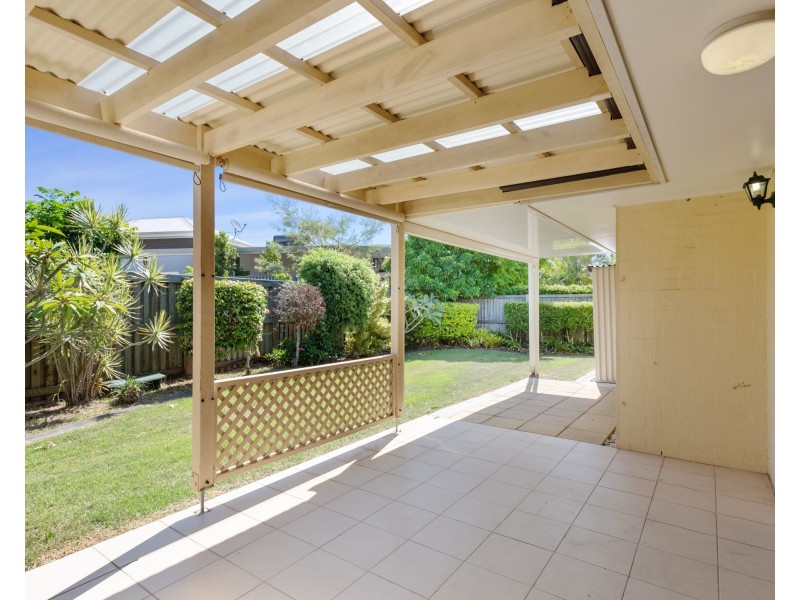 5/8 Spinnaker Drive, Sandstone Point QLD 4511