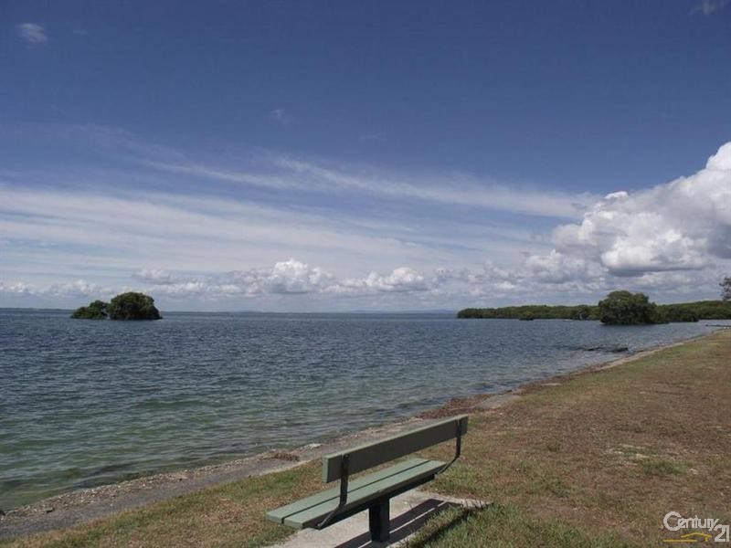 6 Oak Street, Godwin Beach QLD 4511
