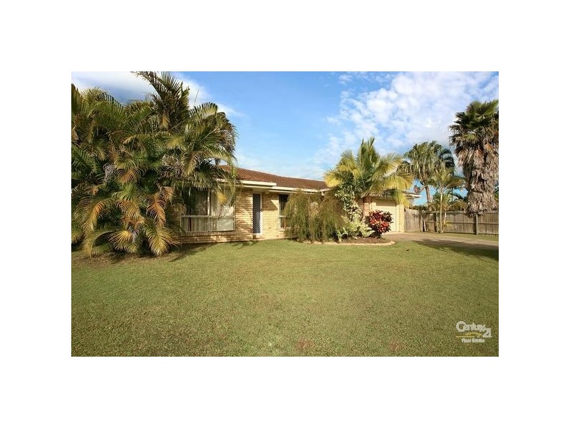 8 Bream Court, Sandstone Point QLD 4511
