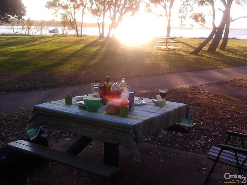 135 Sylvan Beach Esplanade, Bellara QLD 4507