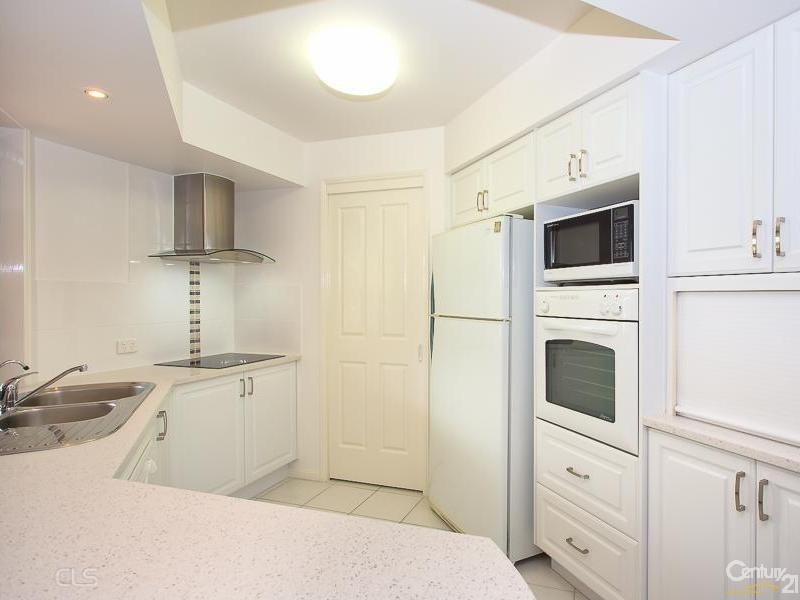 9 Scarborough Court, Sandstone Point QLD 4511