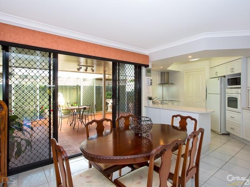 9 Scarborough Court, Sandstone Point QLD 4511