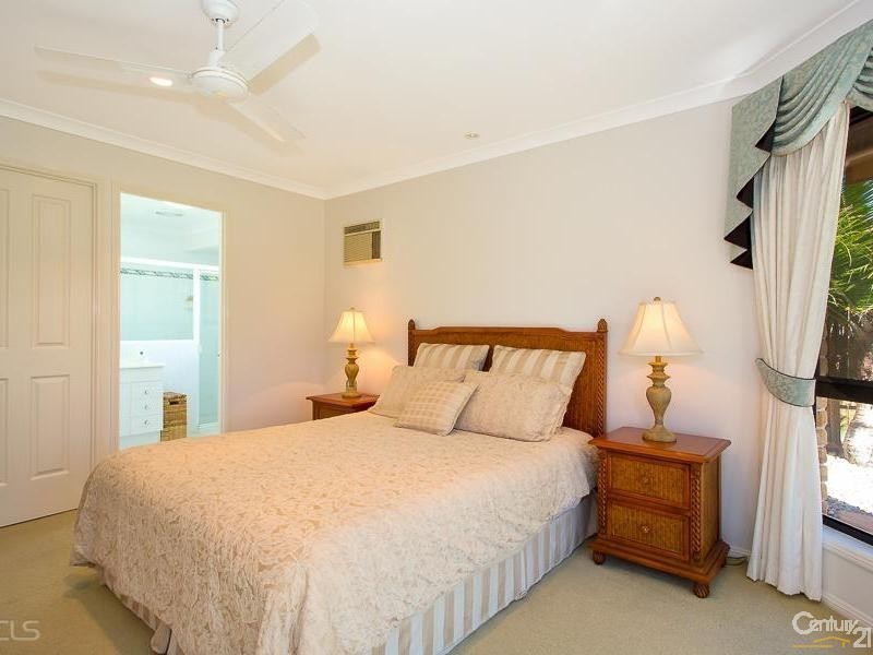 9 Scarborough Court, Sandstone Point QLD 4511