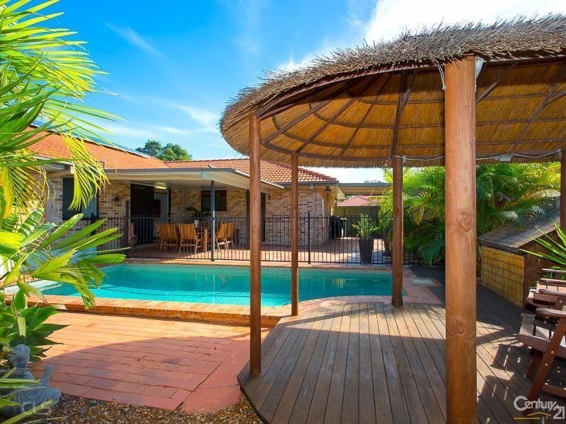 9 Scarborough Court, Sandstone Point QLD 4511