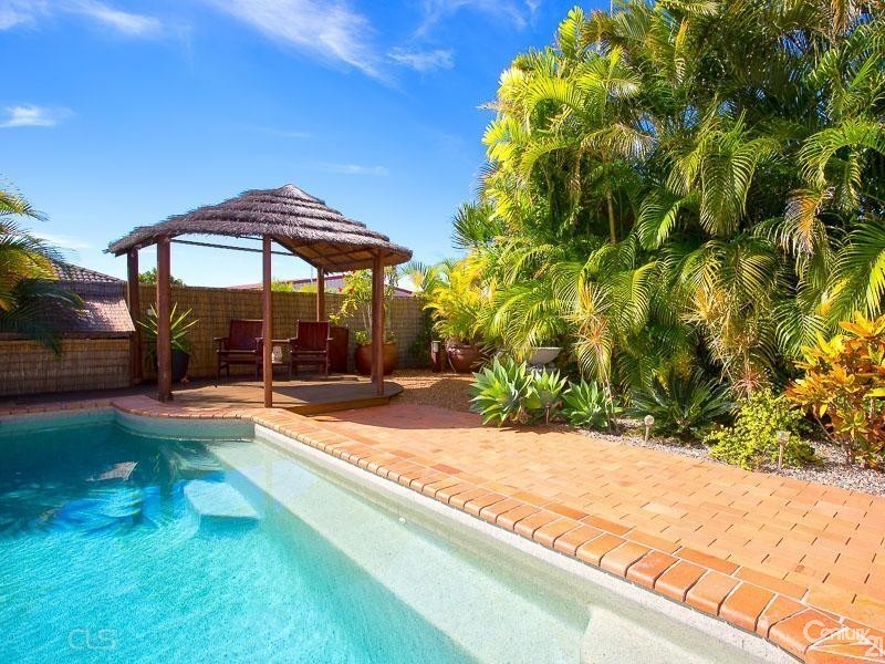 9 Scarborough Court, Sandstone Point QLD 4511