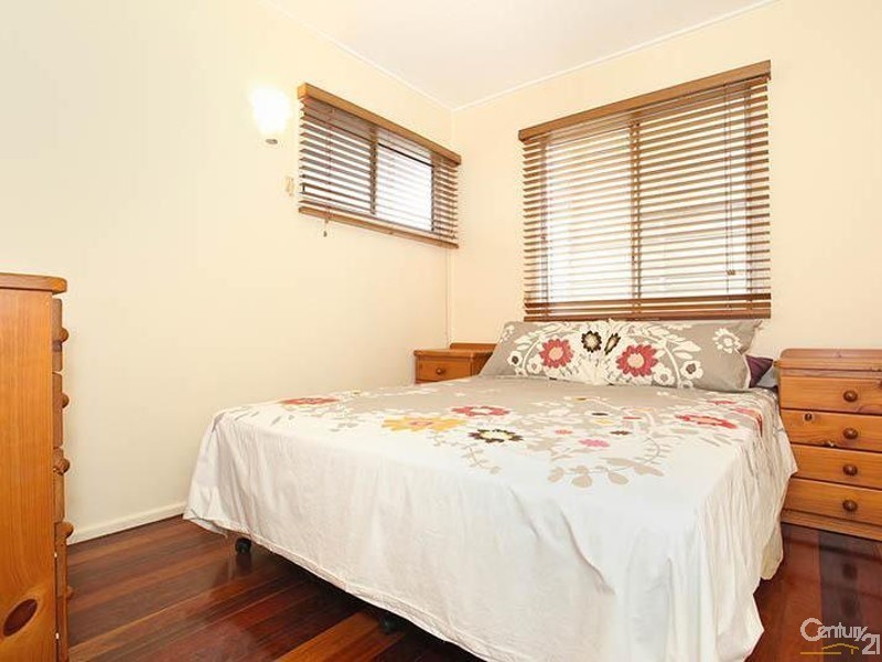 14 Cormorant Street, Bongaree QLD 4507