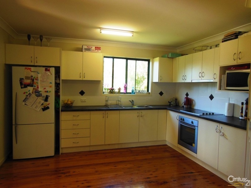 18 Cumming Street, Bongaree QLD 4507