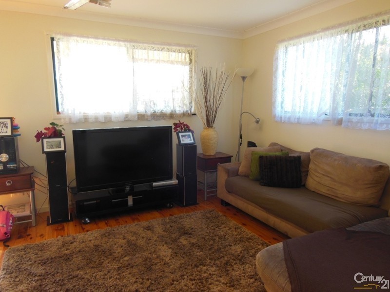 18 Cumming Street, Bongaree QLD 4507