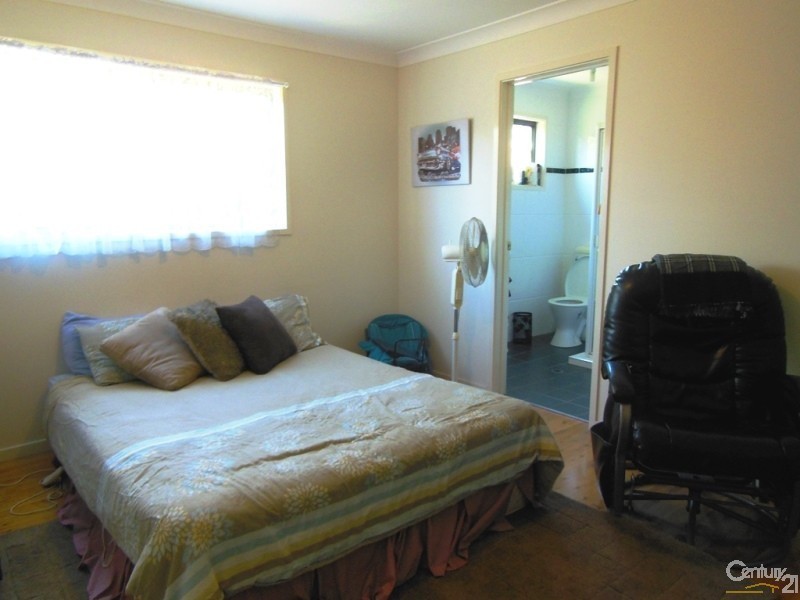 18 Cumming Street, Bongaree QLD 4507