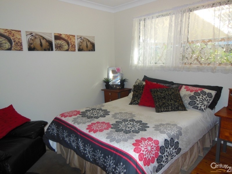 18 Cumming Street, Bongaree QLD 4507