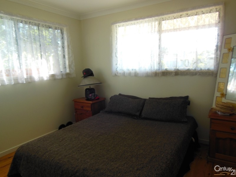 18 Cumming Street, Bongaree QLD 4507
