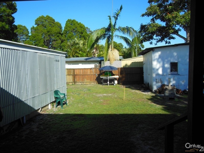 18 Cumming Street, Bongaree QLD 4507