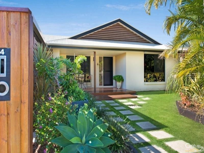 4 Wategoes Street, Sandstone Point QLD 4511