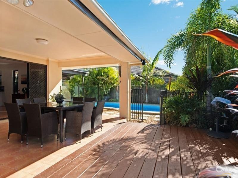 4 Wategoes Street, Sandstone Point QLD 4511