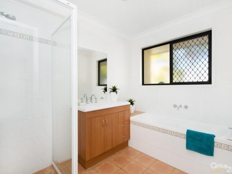 4 Wategoes Street, Sandstone Point QLD 4511