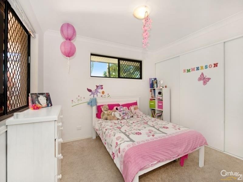 4 Wategoes Street, Sandstone Point QLD 4511
