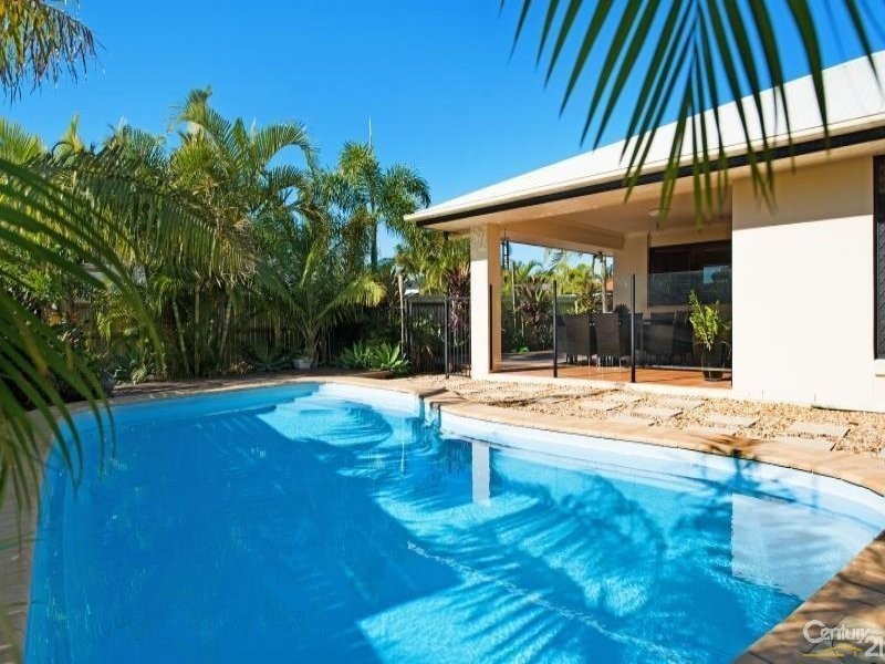 4 Wategoes Street, Sandstone Point QLD 4511