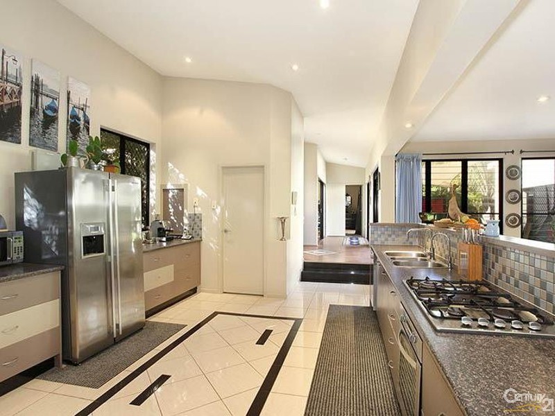 25 Triton Court, Ningi QLD 4511