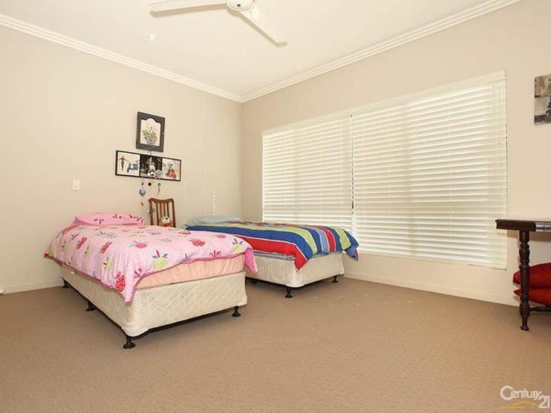 25 Triton Court, Ningi QLD 4511